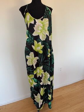 Floral Scoop-Neck Maxi Dress in Black & Green size L side pockets pullover dress
